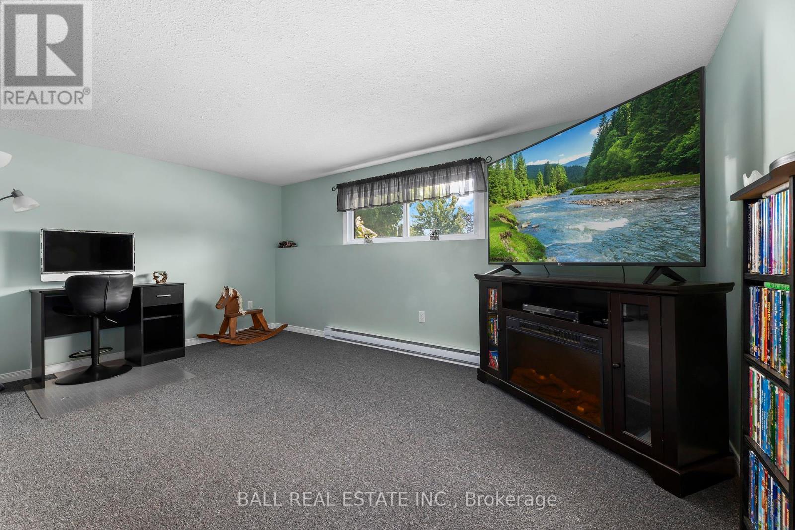 2 Hazel Street, Kawartha Lakes (Lindsay), Ontario  K9V 5M2 - Photo 28 - X12403925