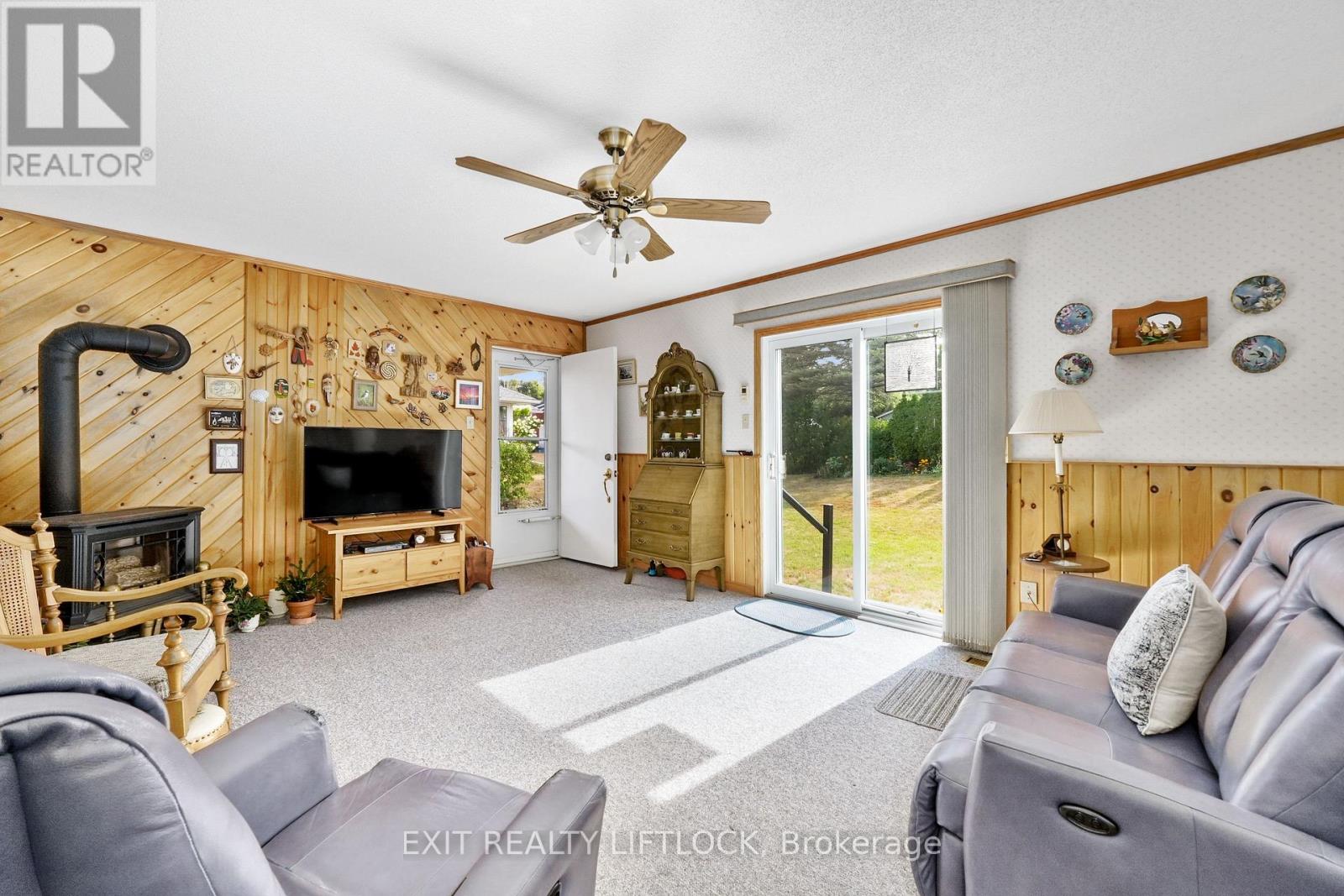 12 Victoria Avenue, Smith-Ennismore-Lakefield (Lakefield), Ontario  K0L 2H0 - Photo 10 - X12403946