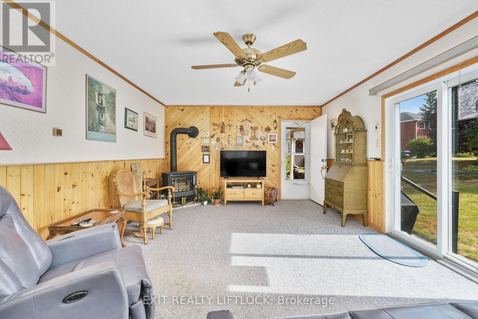12 Victoria Avenue, Smith-Ennismore-Lakefield (Lakefield), Ontario  K0L 2H0 - Photo 11 - X12403946