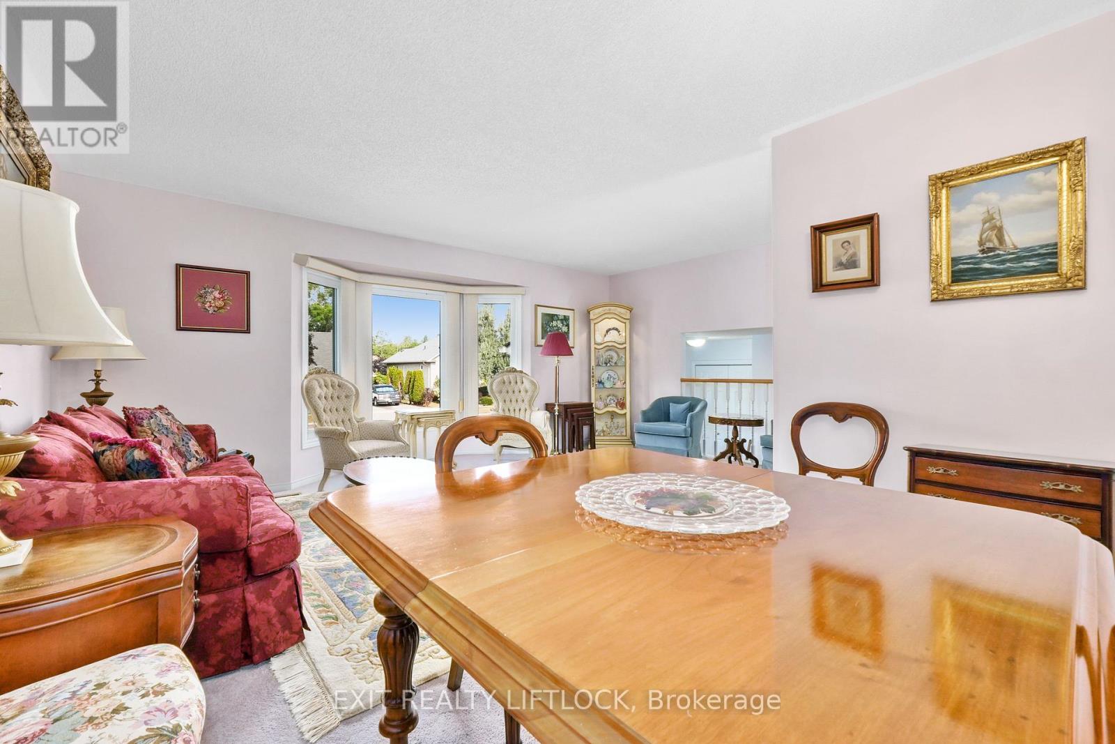12 Victoria Avenue, Smith-Ennismore-Lakefield (Lakefield), Ontario  K0L 2H0 - Photo 18 - X12403946