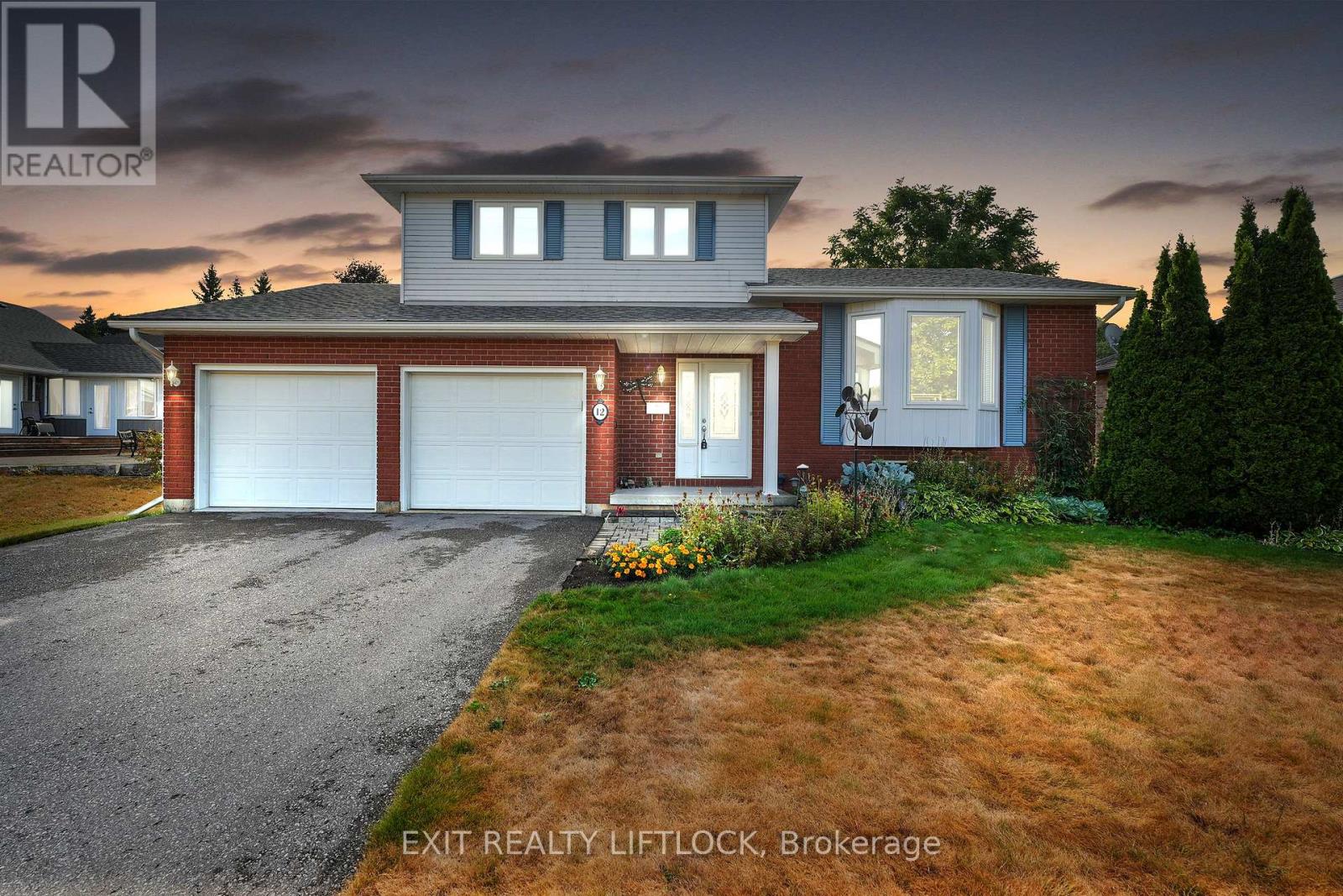 12 Victoria Avenue, Smith-Ennismore-Lakefield (Lakefield), Ontario  K0L 2H0 - Photo 2 - X12403946