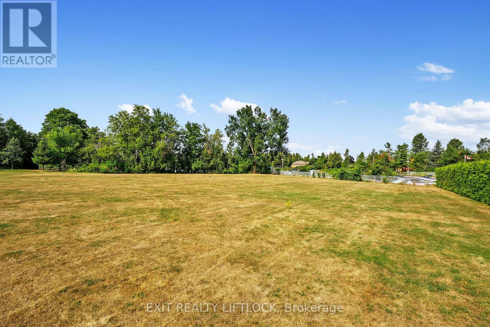12 Victoria Avenue, Smith-Ennismore-Lakefield (Lakefield), Ontario  K0L 2H0 - Photo 36 - X12403946