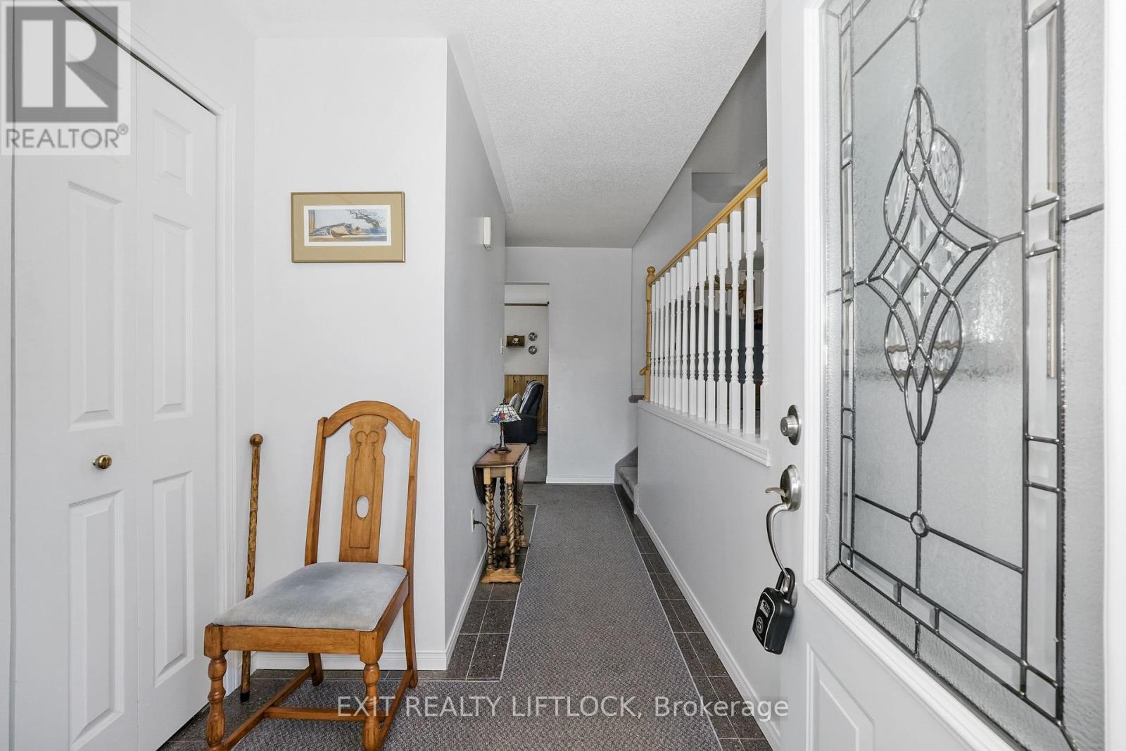 12 Victoria Avenue, Smith-Ennismore-Lakefield (Lakefield), Ontario  K0L 2H0 - Photo 4 - X12403946