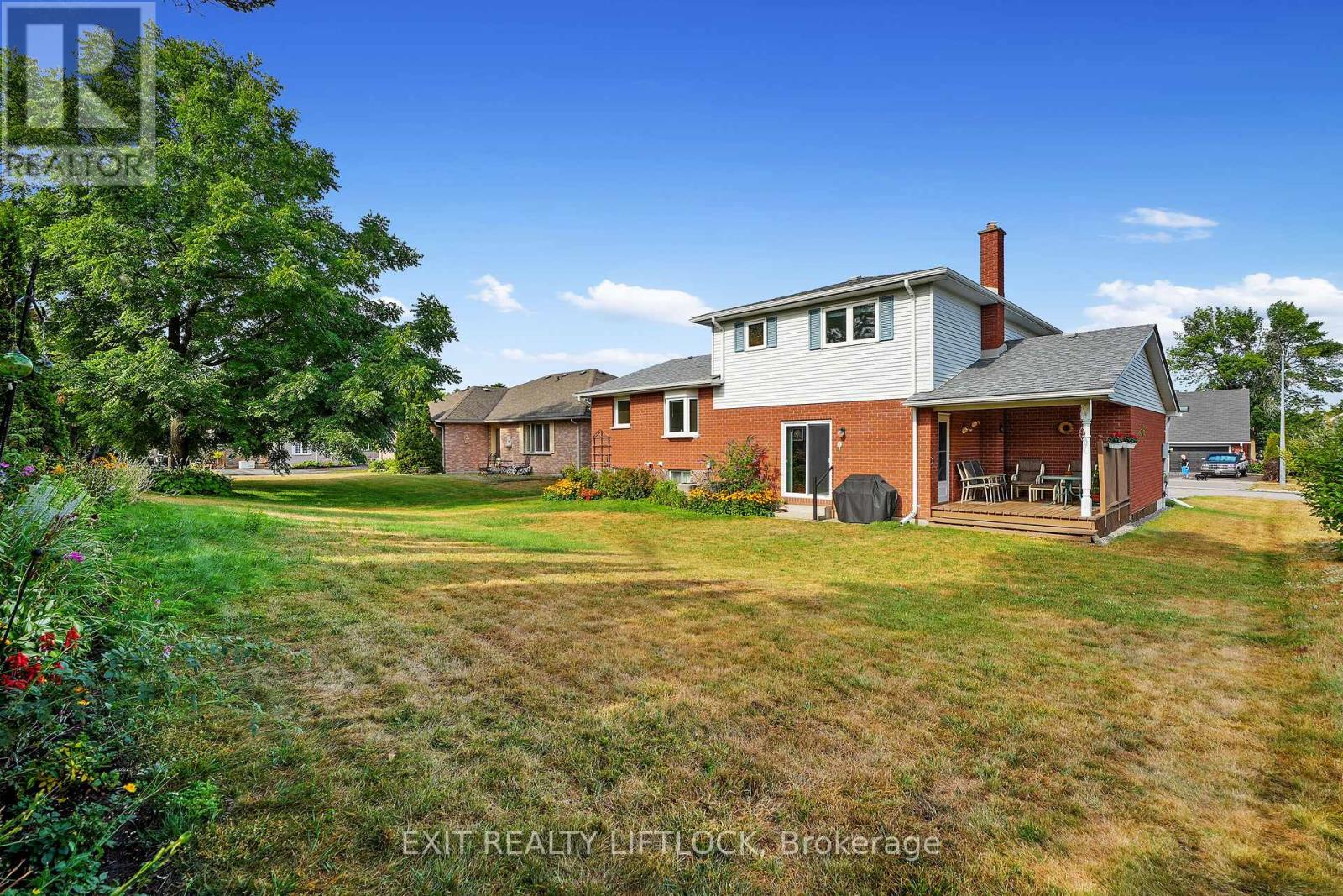 12 Victoria Avenue, Smith-Ennismore-Lakefield (Lakefield), Ontario  K0L 2H0 - Photo 41 - X12403946