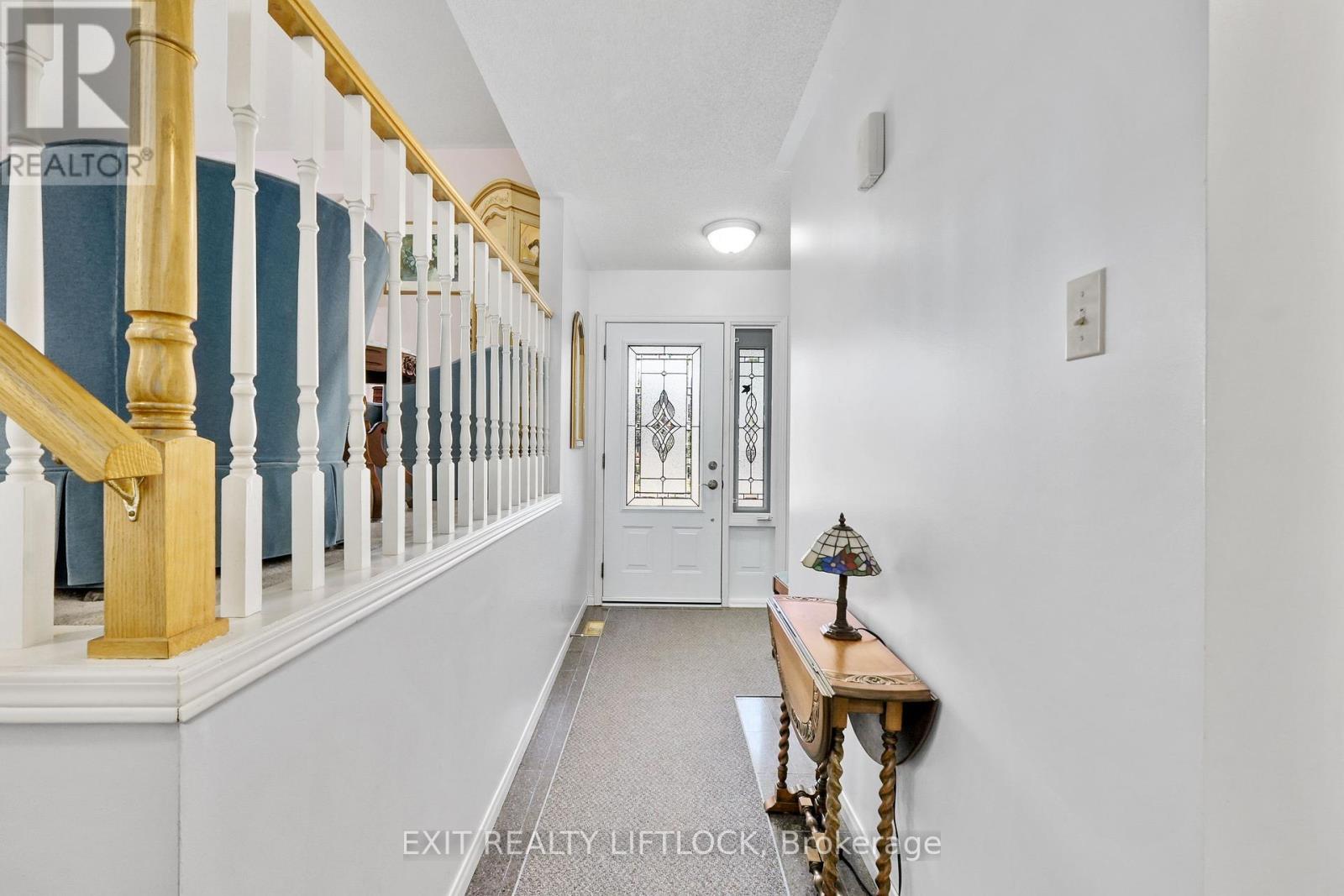 12 Victoria Avenue, Smith-Ennismore-Lakefield (Lakefield), Ontario  K0L 2H0 - Photo 6 - X12403946