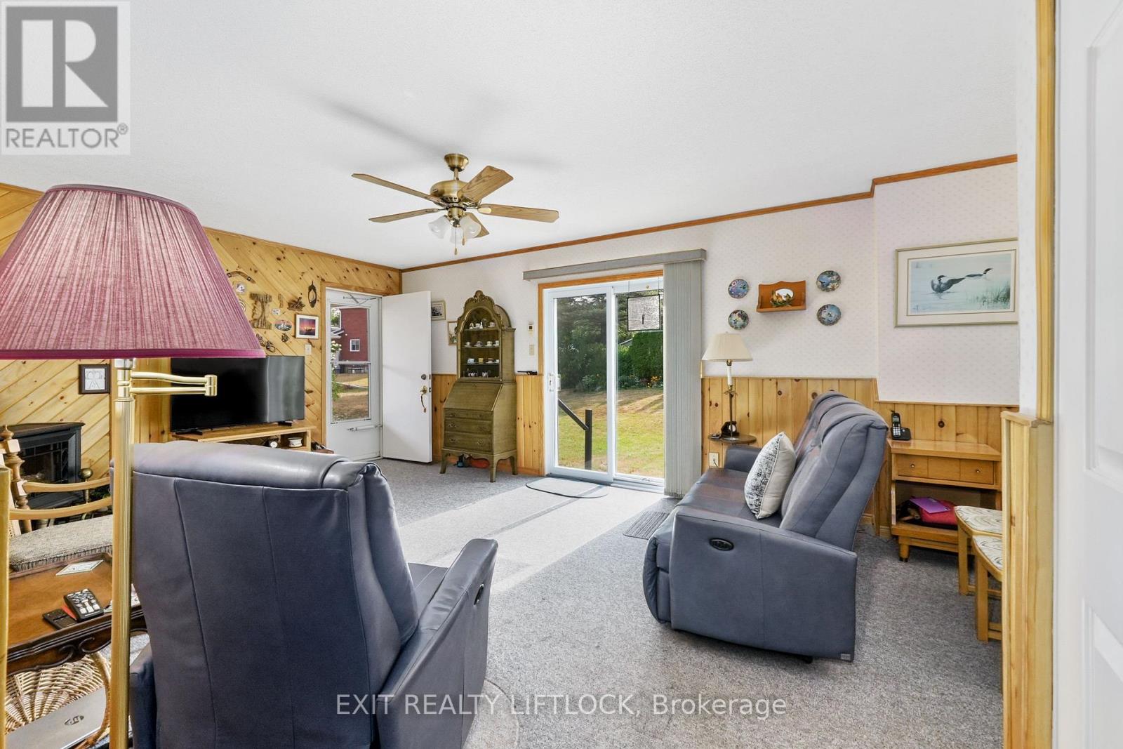 12 Victoria Avenue, Smith-Ennismore-Lakefield (Lakefield), Ontario  K0L 2H0 - Photo 9 - X12403946
