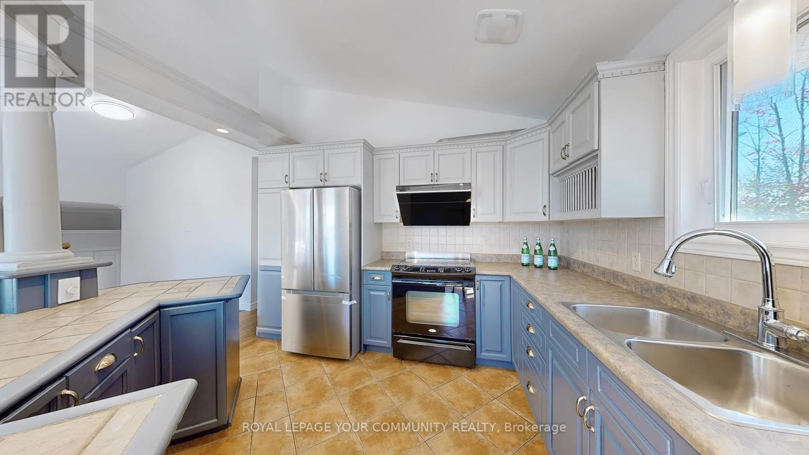 16 Kalman Drive, Cavan Monaghan (Cavan Twp), Ontario  L0A 1G0 - Photo 15 - X12403706