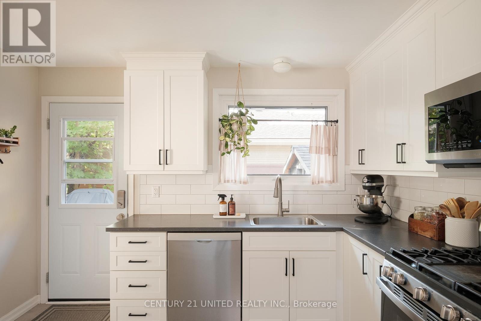 1321 Keewatin Boulevard, Peterborough (Northcrest Ward 5), Ontario  K9H 6X4 - Photo 14 - X12404047