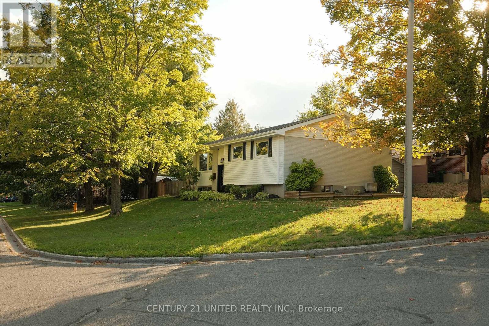 1321 Keewatin Boulevard, Peterborough (Northcrest Ward 5), Ontario  K9H 6X4 - Photo 35 - X12404047