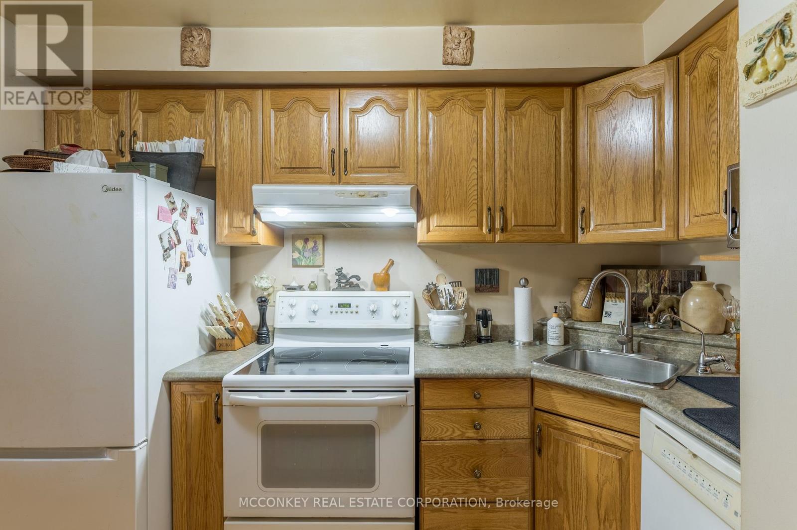 11 - 740 Chamberlain Street W, Peterborough (Otonabee Ward 1), Ontario  K9J 4M3 - Photo 11 - X12404202
