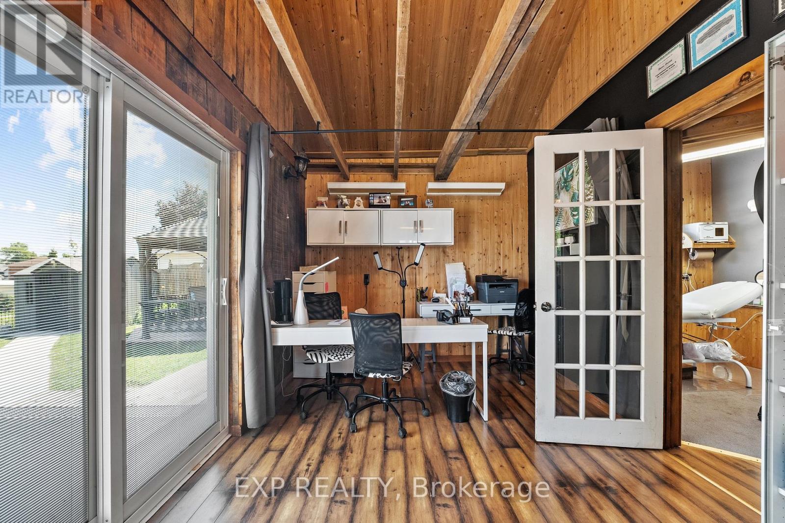 104 William Street N, Kawartha Lakes (Lindsay), Ontario  K9V 4A5 - Photo 16 - X12404159