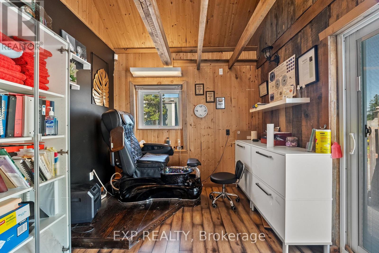 104 William Street N, Kawartha Lakes (Lindsay), Ontario  K9V 4A5 - Photo 17 - X12404159