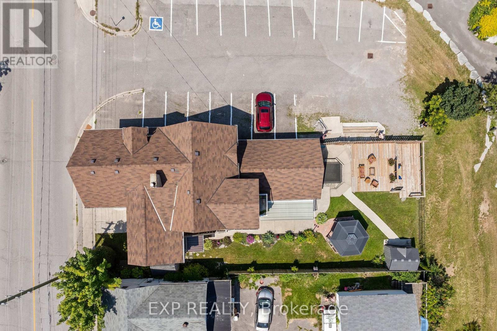 104 William Street N, Kawartha Lakes (Lindsay), Ontario  K9V 4A5 - Photo 3 - X12404159