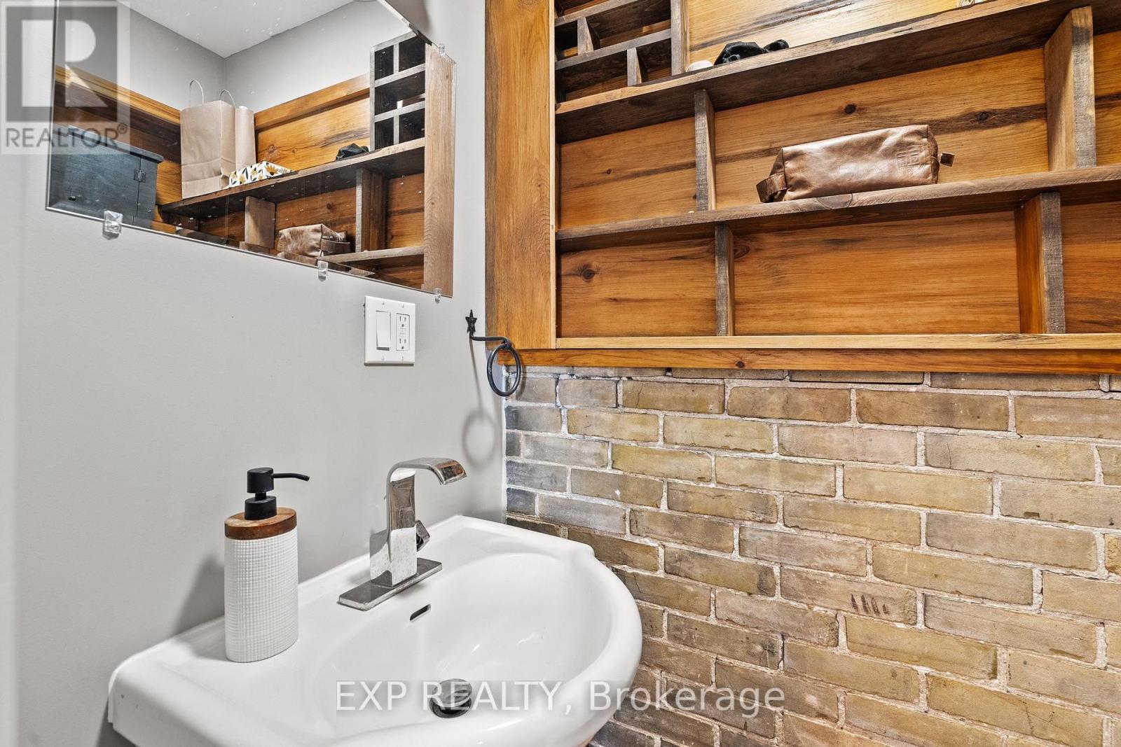 104 William Street N, Kawartha Lakes (Lindsay), Ontario  K9V 4A5 - Photo 33 - X12404159