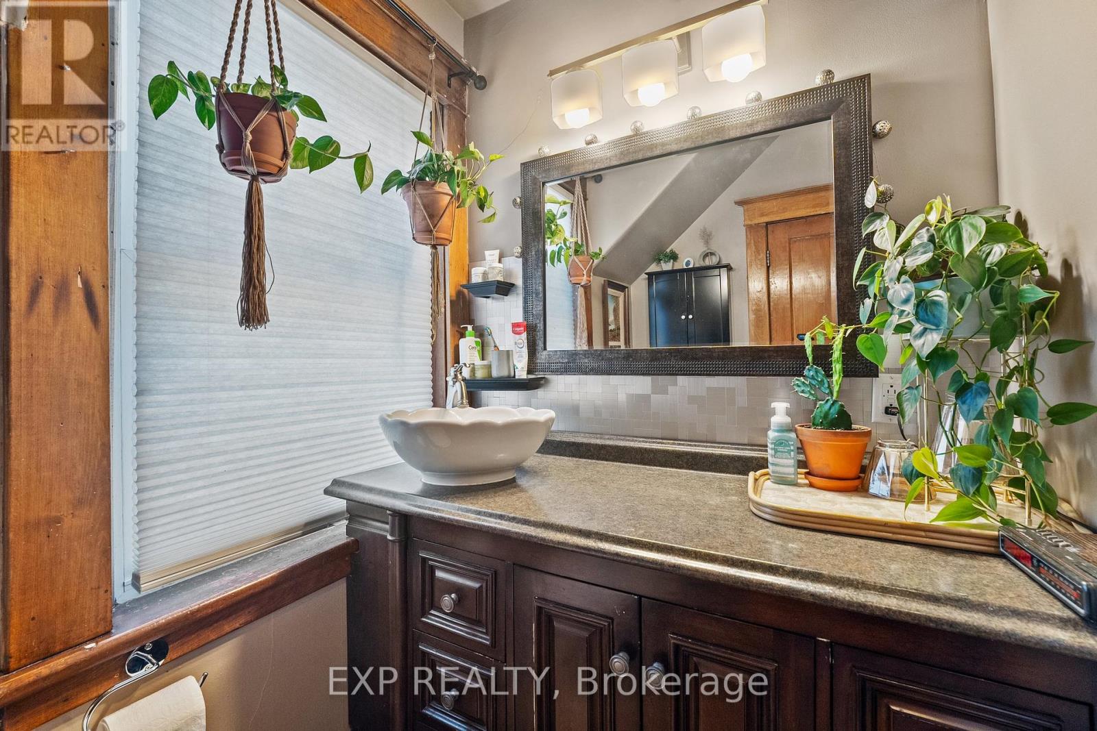 104 William Street N, Kawartha Lakes (Lindsay), Ontario  K9V 4A5 - Photo 35 - X12404159
