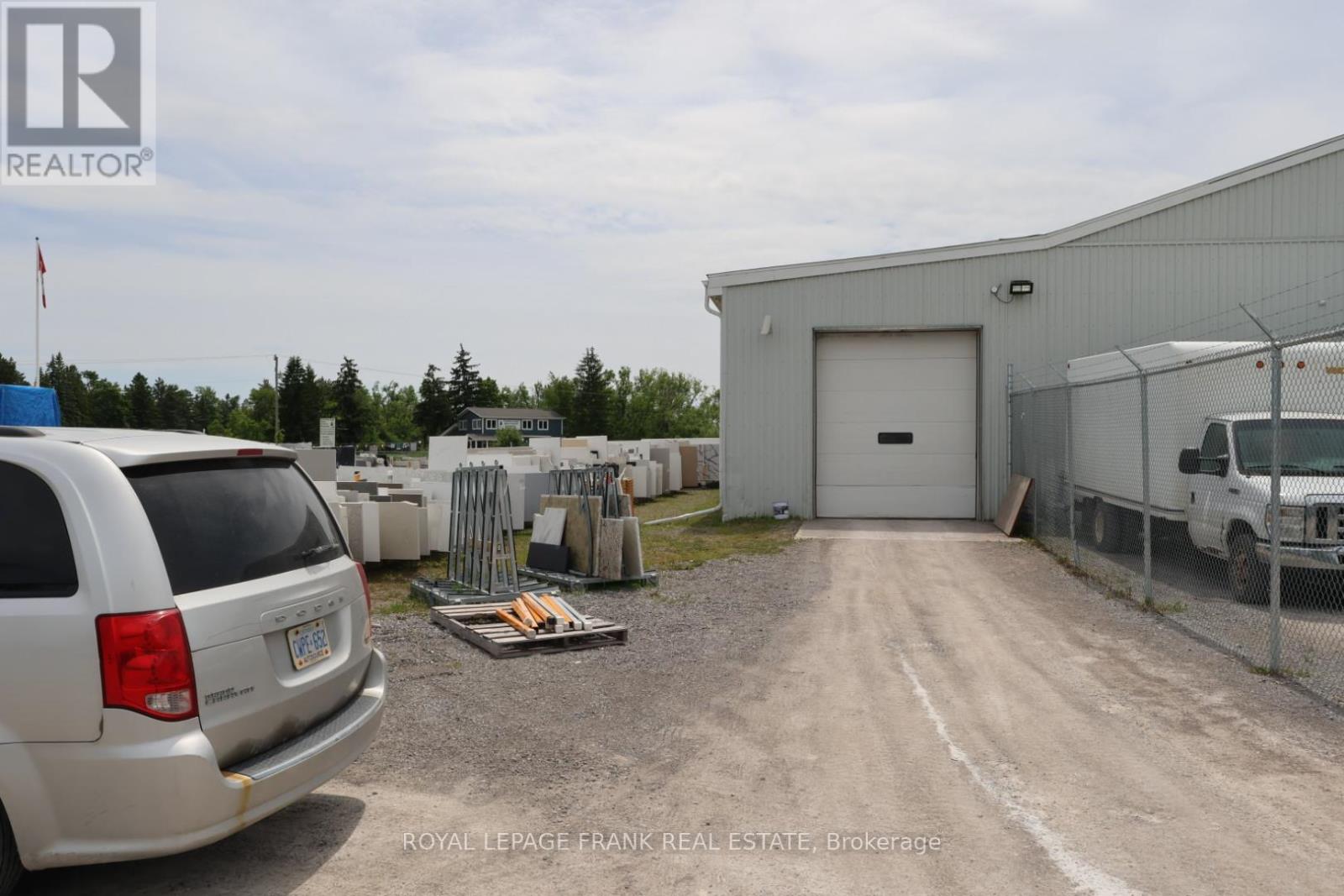 2075 Davis Road, Cavan Monaghan (Cavan-Monaghan), Ontario  K9J 6X4 - Photo 4 - X12330850