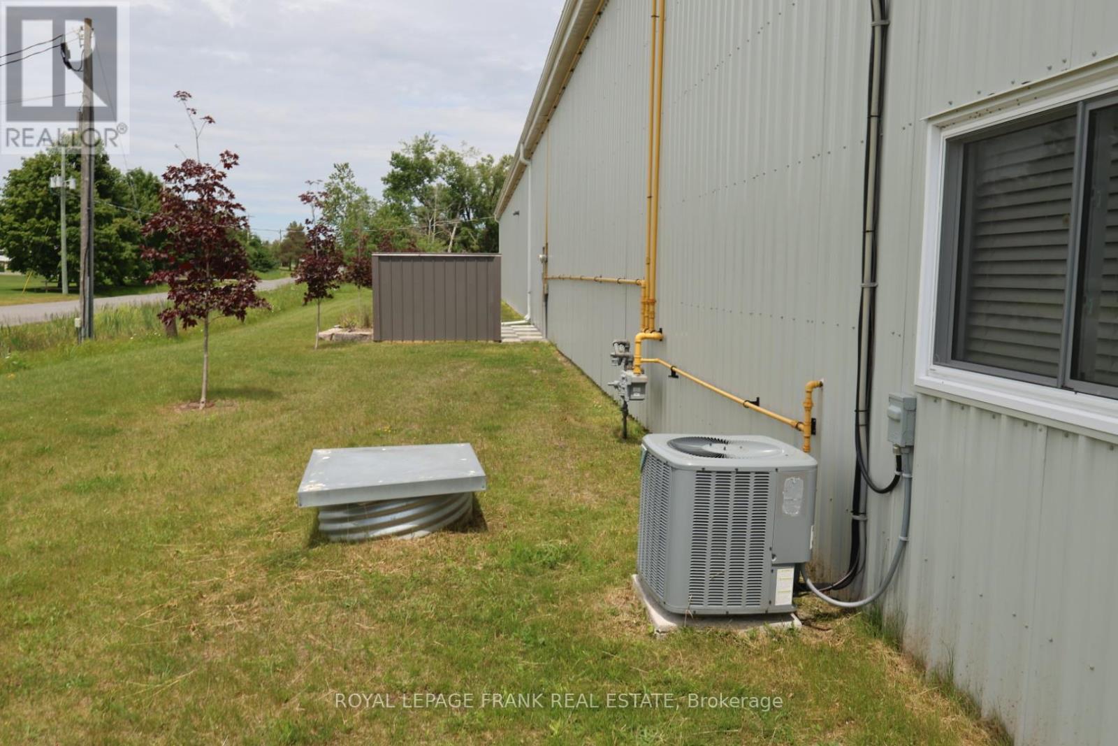 2075 Davis Road, Cavan Monaghan (Cavan-Monaghan), Ontario  K9J 6X4 - Photo 50 - X12330850
