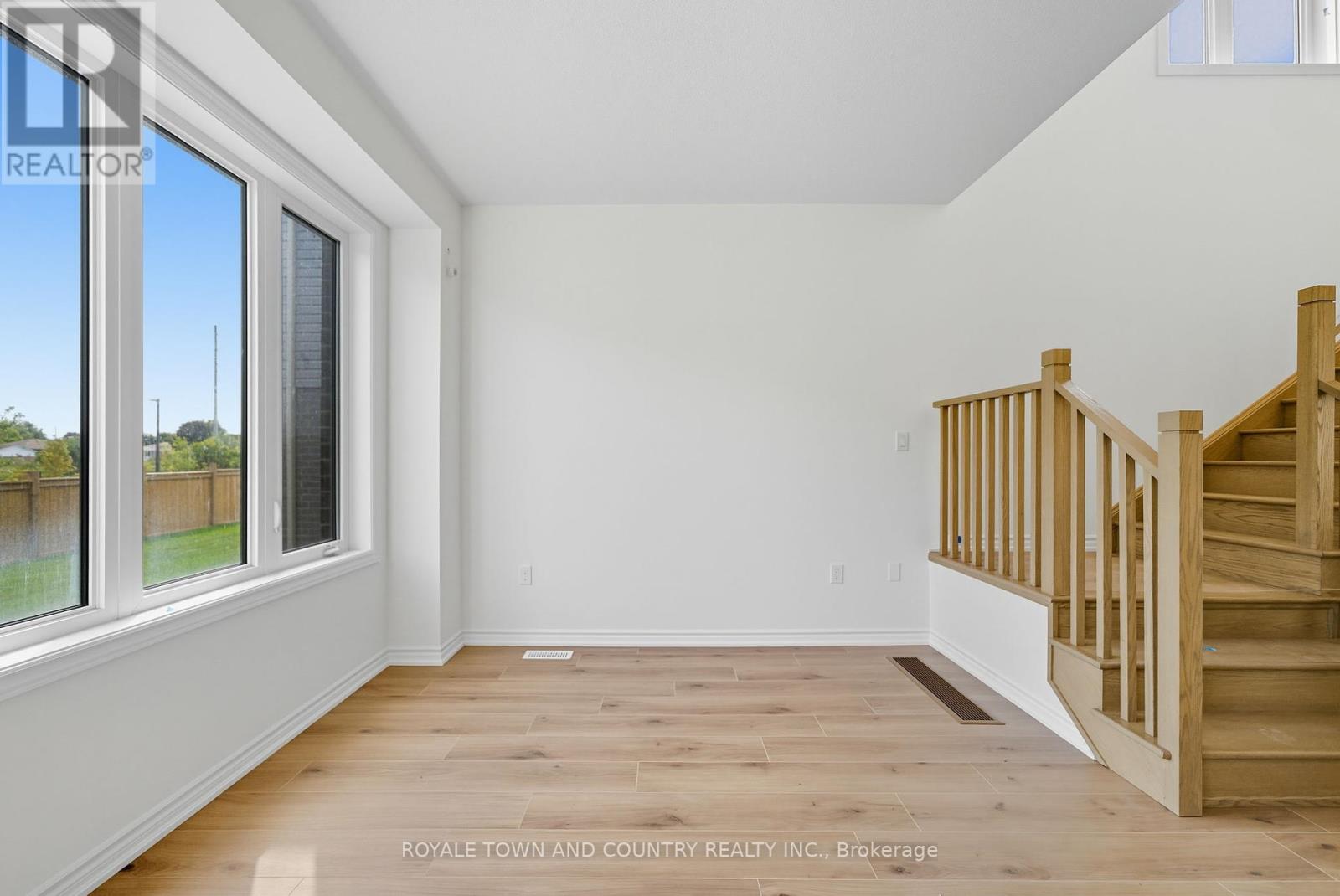 40 Hickey Lane, Kawartha Lakes (Lindsay), Ontario  K9V 0T2 - Photo 19 - X12404342