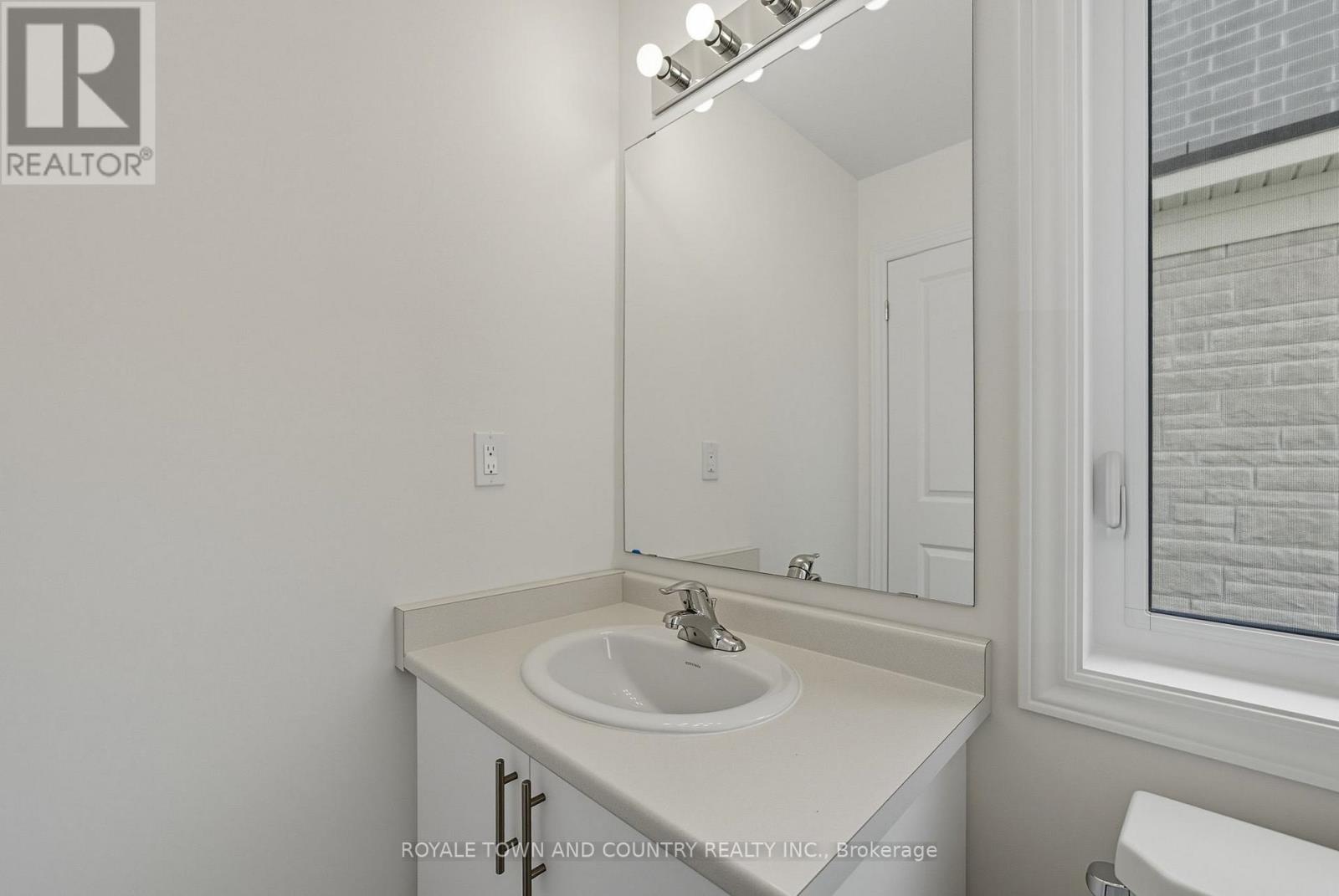 40 Hickey Lane, Kawartha Lakes (Lindsay), Ontario  K9V 0T2 - Photo 23 - X12404342