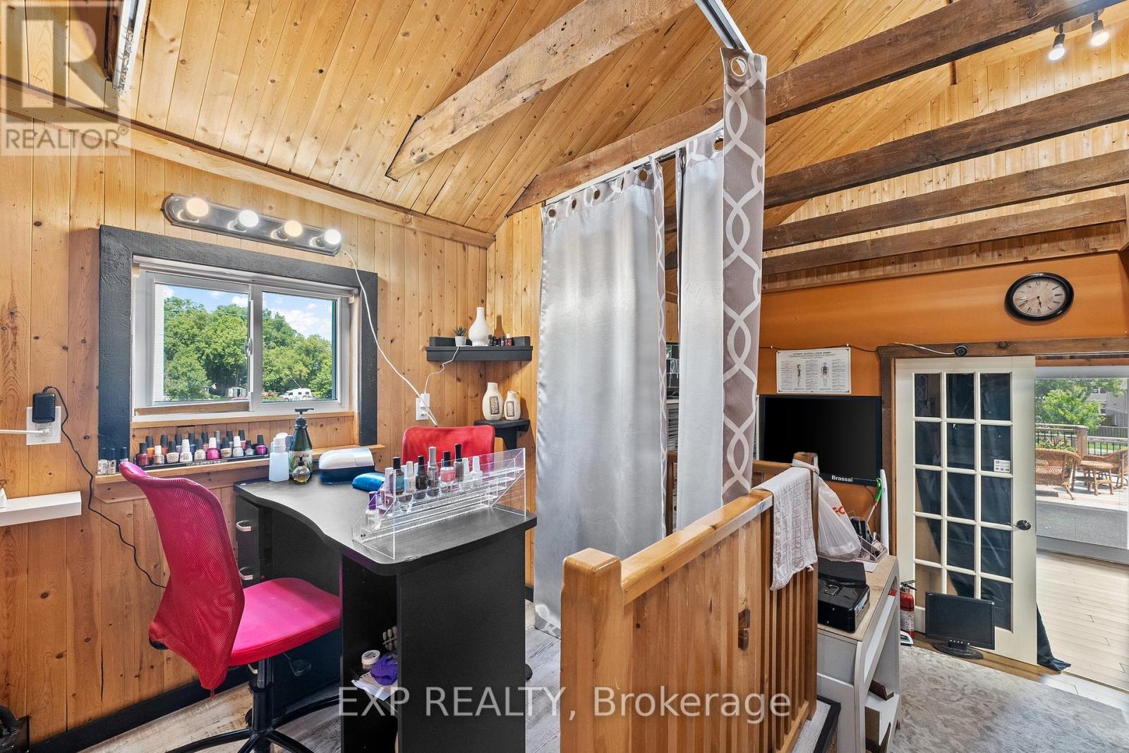 104 William Street N, Kawartha Lakes (Lindsay), Ontario  K9V 4A5 - Photo 13 - X12404577