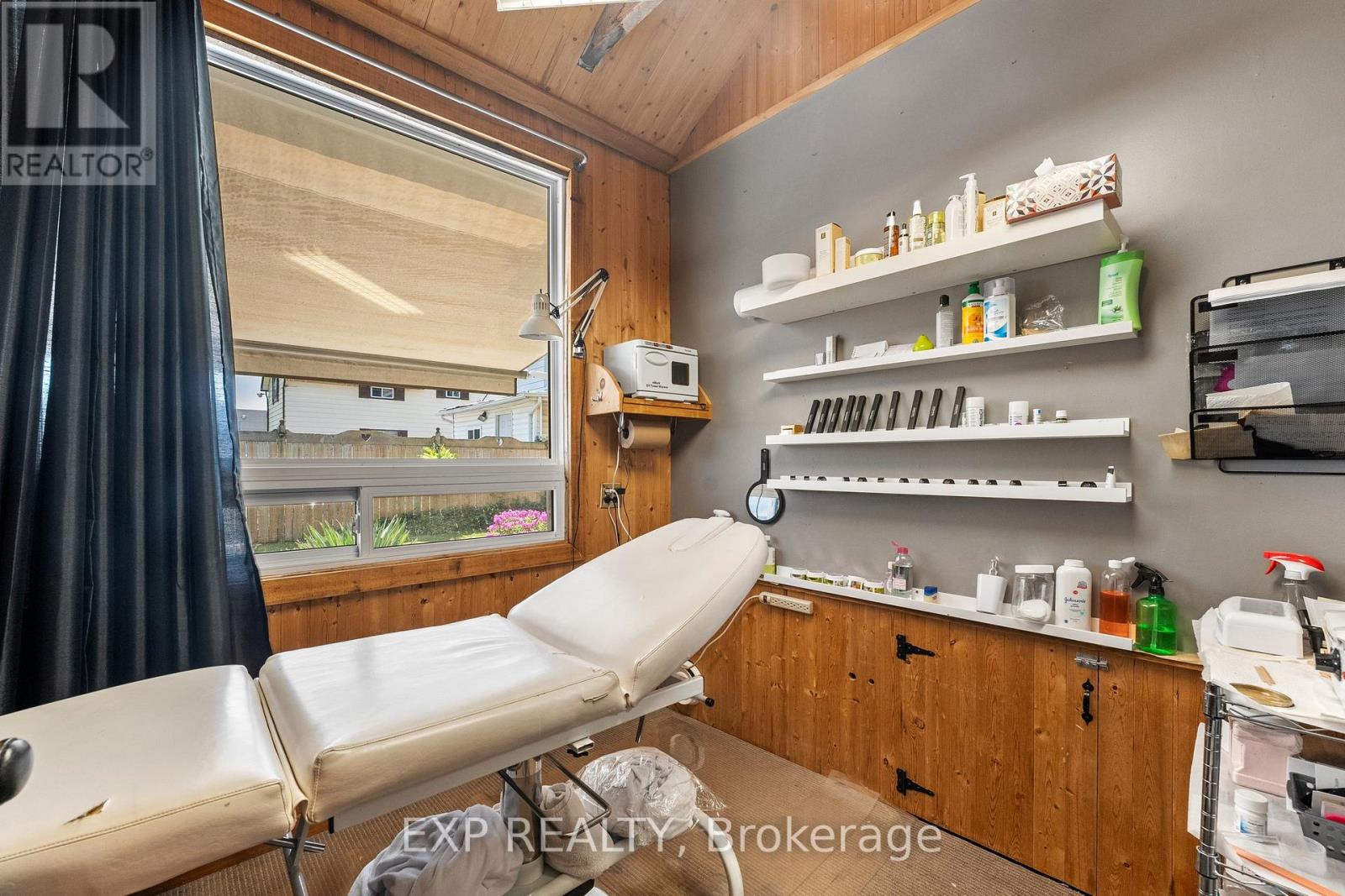 104 William Street N, Kawartha Lakes (Lindsay), Ontario  K9V 4A5 - Photo 15 - X12404577