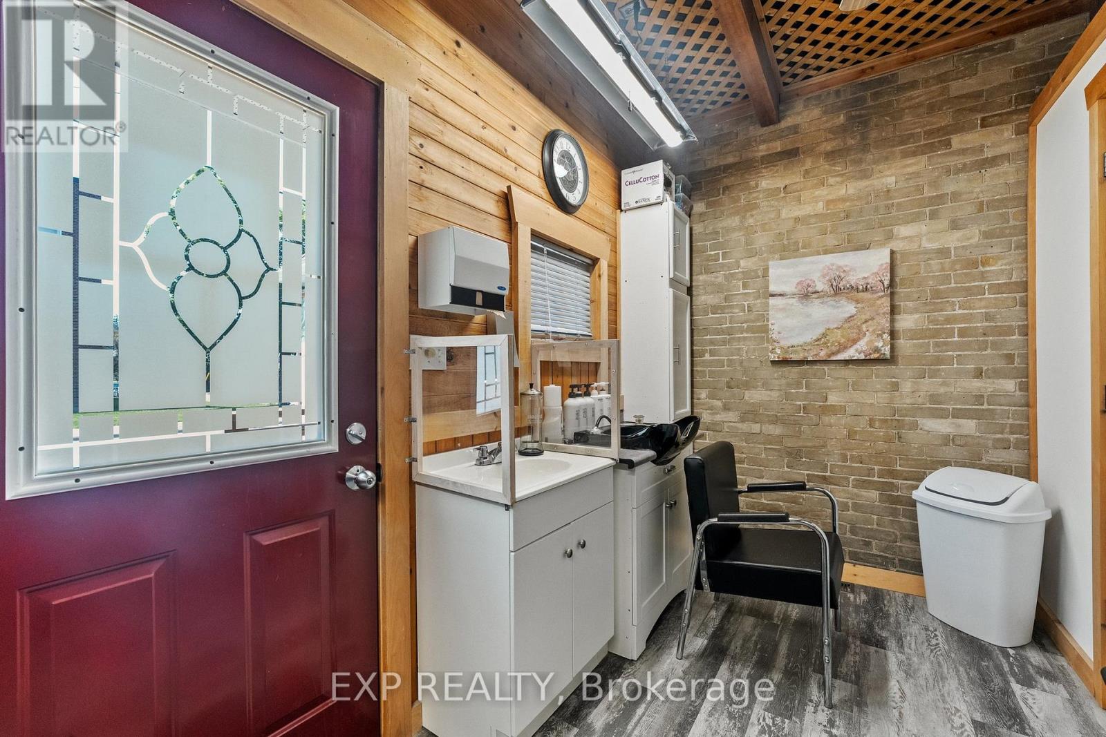 104 William Street N, Kawartha Lakes (Lindsay), Ontario  K9V 4A5 - Photo 20 - X12404577