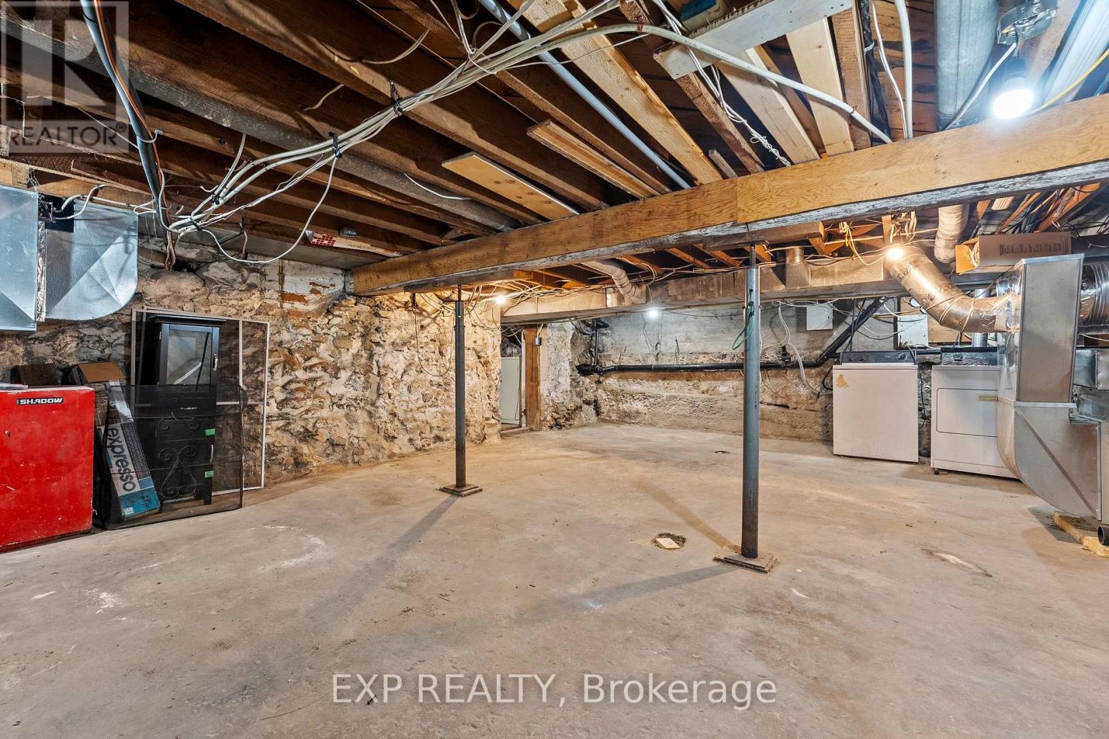 104 William Street N, Kawartha Lakes (Lindsay), Ontario  K9V 4A5 - Photo 22 - X12404577