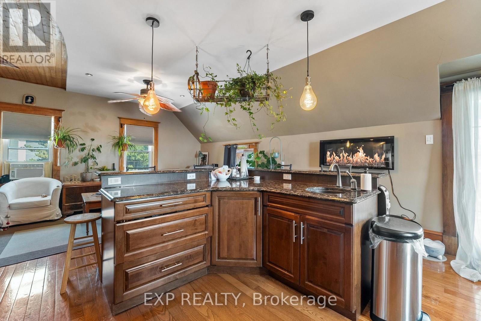 104 William Street N, Kawartha Lakes (Lindsay), Ontario  K9V 4A5 - Photo 28 - X12404577