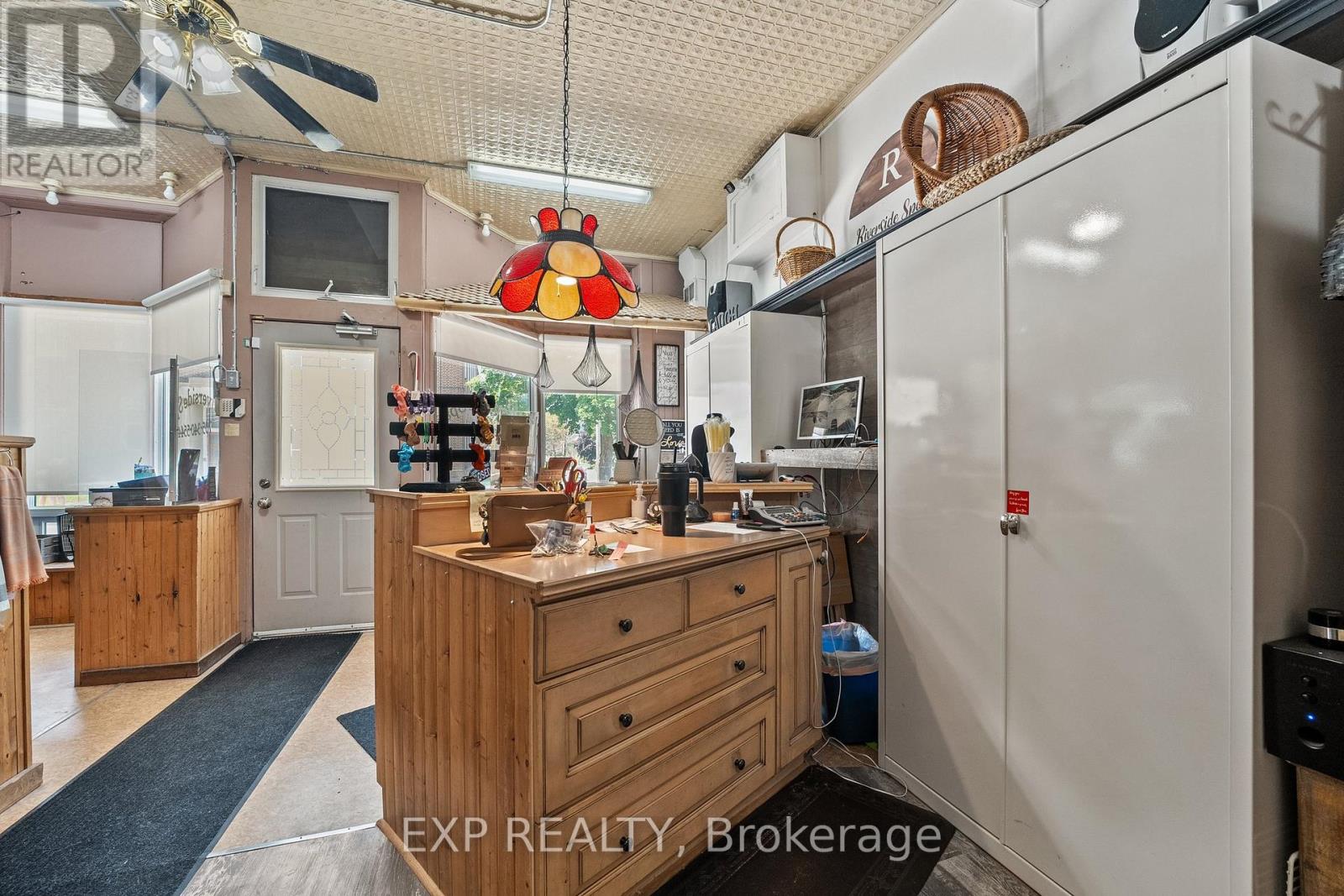 104 William Street N, Kawartha Lakes (Lindsay), Ontario  K9V 4A5 - Photo 7 - X12404577