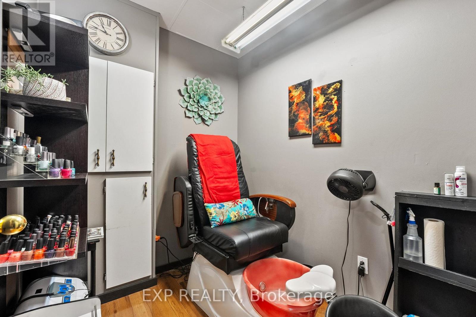 104 William Street N, Kawartha Lakes (Lindsay), Ontario  K9V 4A5 - Photo 8 - X12404577
