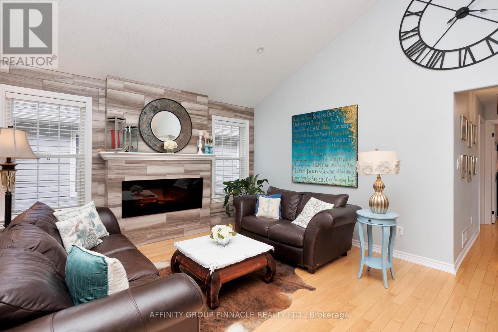 16 Beall Street, Kawartha Lakes (Lindsay), Ontario  K9V 6J6 - Photo 16 - X12404904