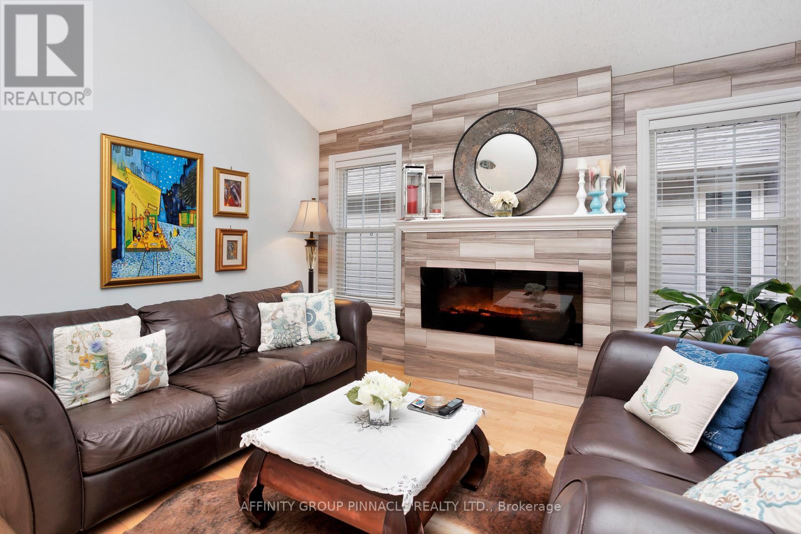 16 Beall Street, Kawartha Lakes (Lindsay), Ontario  K9V 6J6 - Photo 17 - X12404904