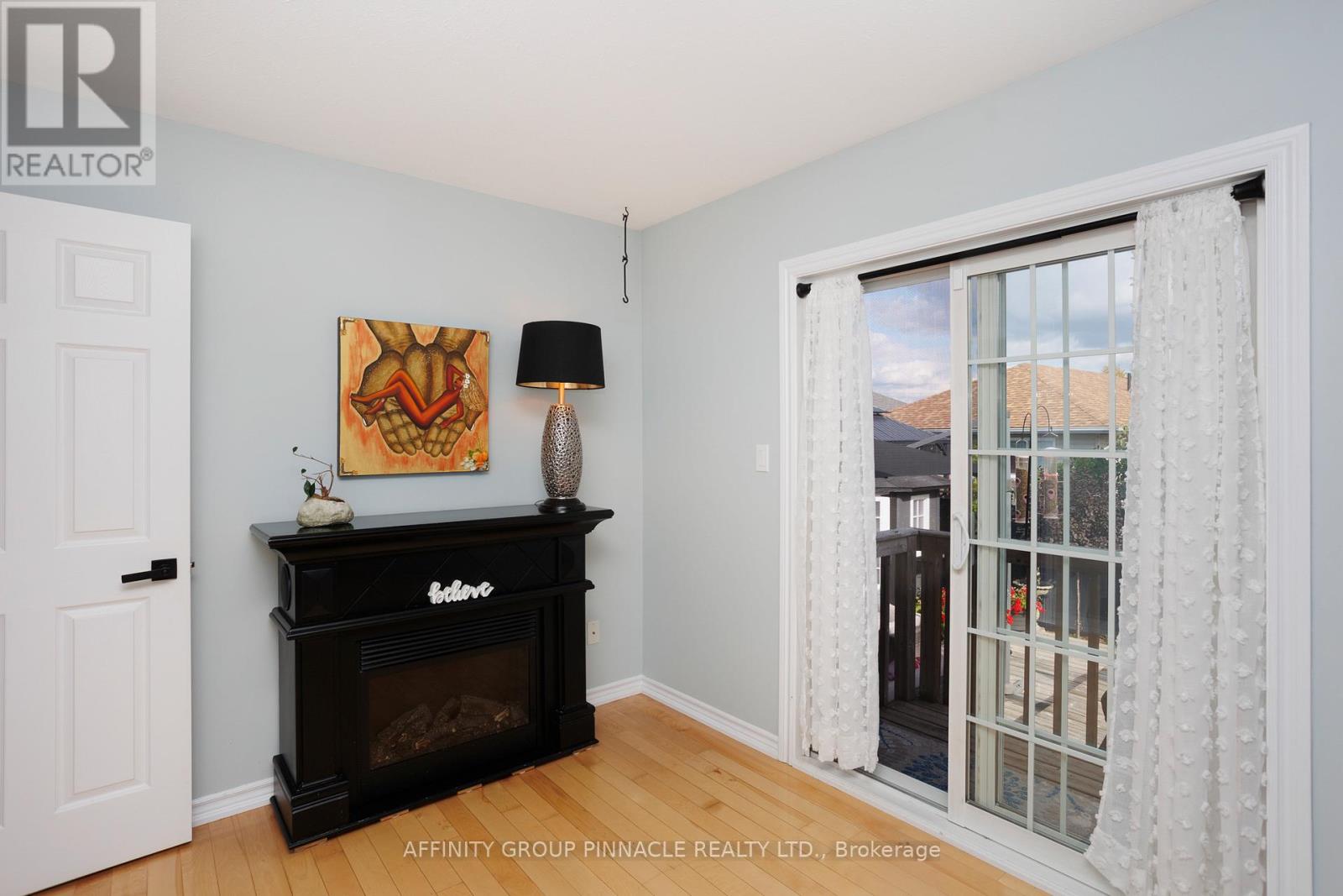 16 Beall Street, Kawartha Lakes (Lindsay), Ontario  K9V 6J6 - Photo 21 - X12404904