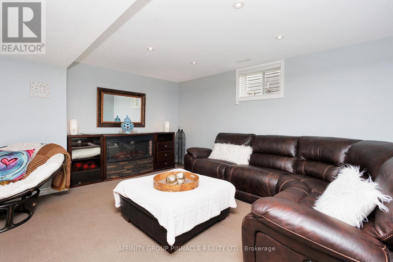 16 Beall Street, Kawartha Lakes (Lindsay), Ontario  K9V 6J6 - Photo 35 - X12404904