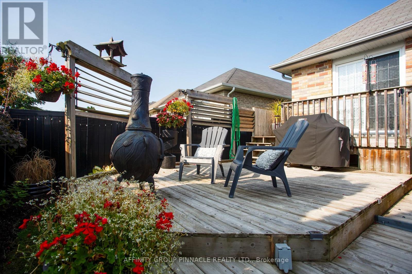16 Beall Street, Kawartha Lakes (Lindsay), Ontario  K9V 6J6 - Photo 42 - X12404904