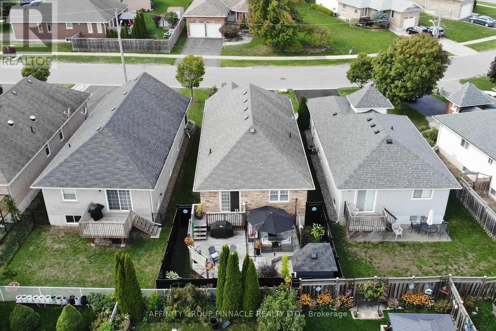 16 Beall Street, Kawartha Lakes (Lindsay), Ontario  K9V 6J6 - Photo 49 - X12404904