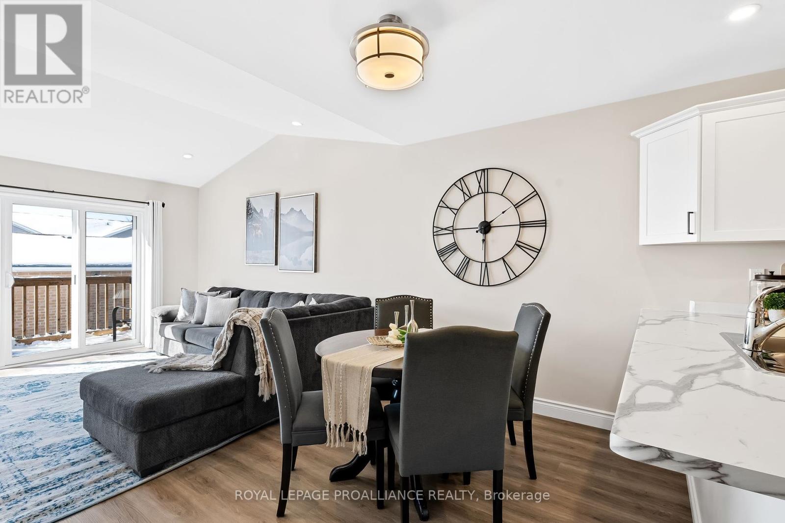 6 Ferris Court, Trent Hills (Campbellford), Ontario  K0L 1L0 - Photo 6 - X12405196