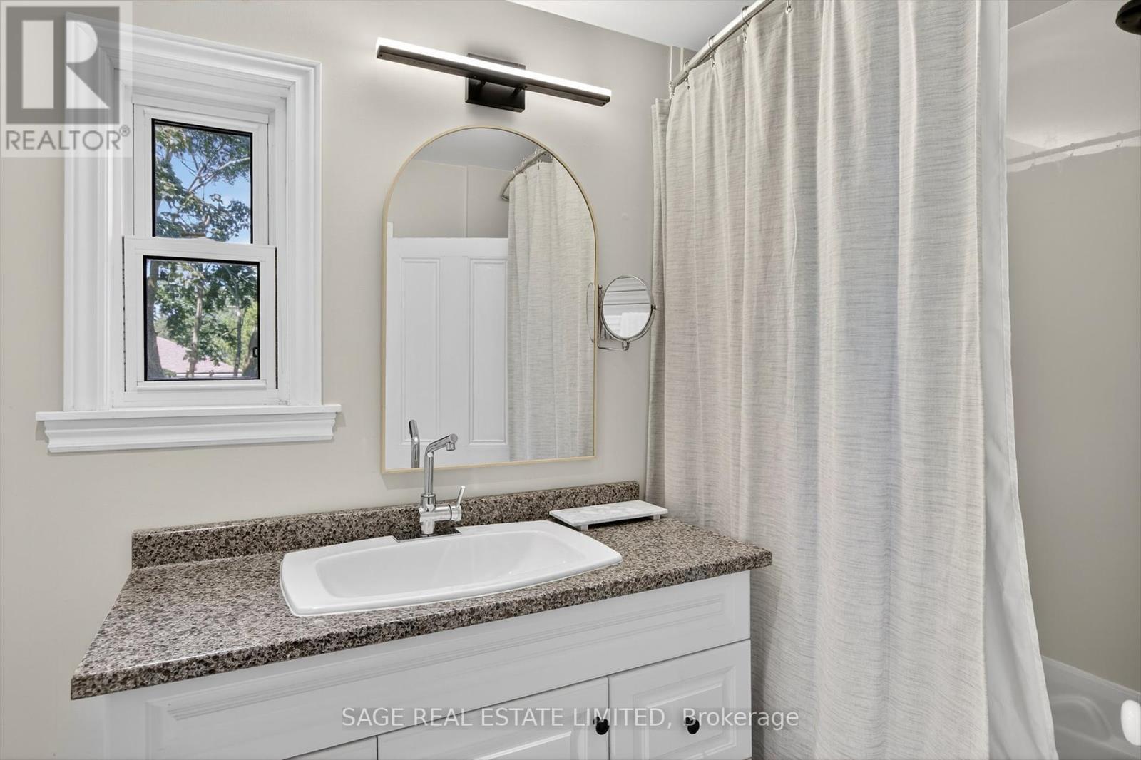 72 Victoria Avenue, Peterborough (Northcrest Ward 5), Ontario  K9H 4W1 - Photo 33 - X12405568