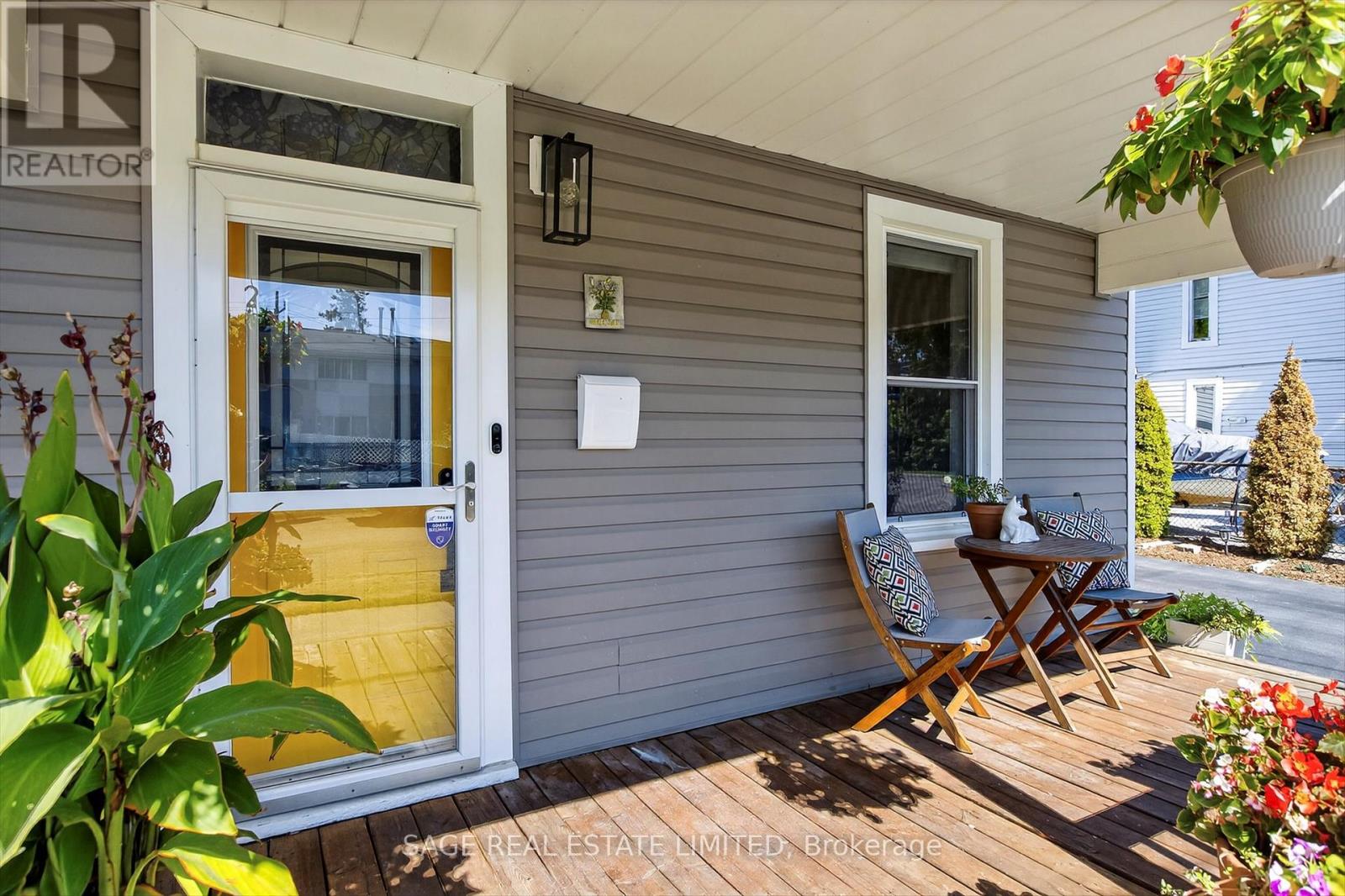72 Victoria Avenue, Peterborough (Northcrest Ward 5), Ontario  K9H 4W1 - Photo 7 - X12405568