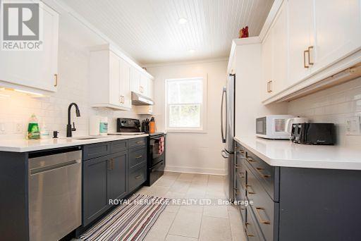 1074 Lakehurst Road, Trent Lakes, Ontario  K0L 2H0 - Photo 15 - X12405690