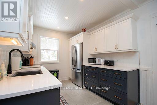 1074 Lakehurst Road, Trent Lakes, Ontario  K0L 2H0 - Photo 16 - X12405690