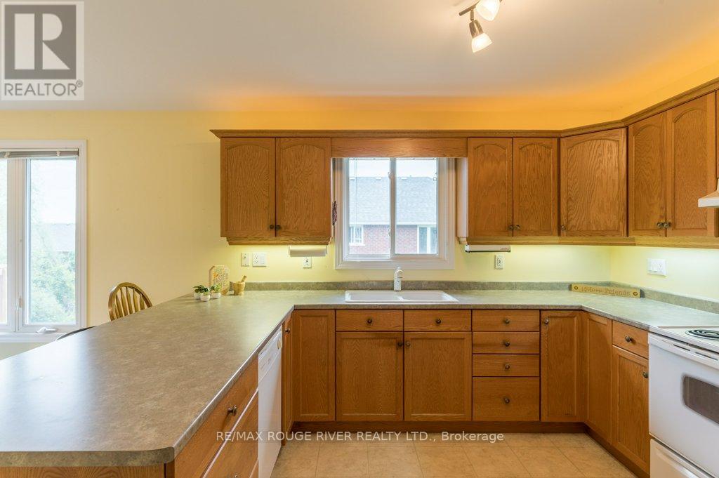 315 Woodward Avenue, Selwyn, Ontario  K9L 1K2 - Photo 19 - X12405808