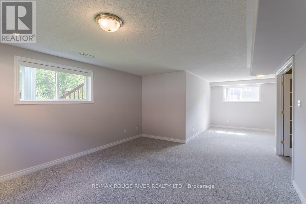 315 Woodward Avenue, Selwyn, Ontario  K9L 1K2 - Photo 35 - X12405808