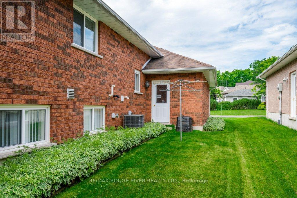 315 Woodward Avenue, Selwyn, Ontario  K9L 1K2 - Photo 48 - X12405808