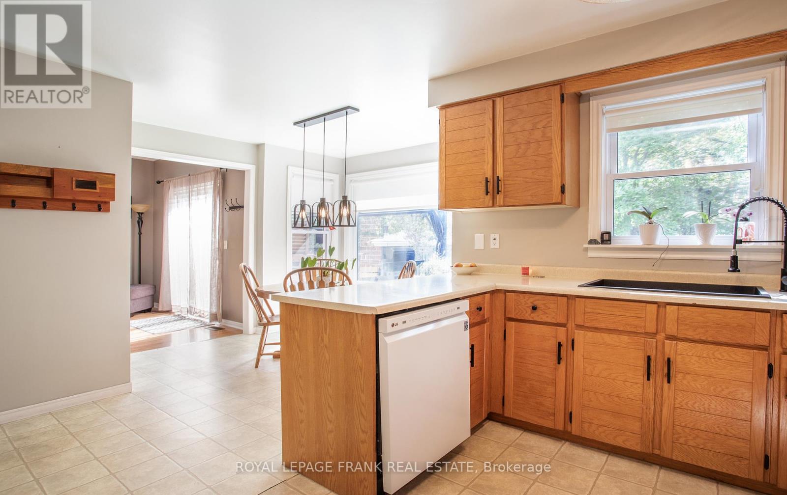 99 Hart Boulevard, Clarington (Newcastle), Ontario  L1B 1E4 - Photo 13 - E12405847