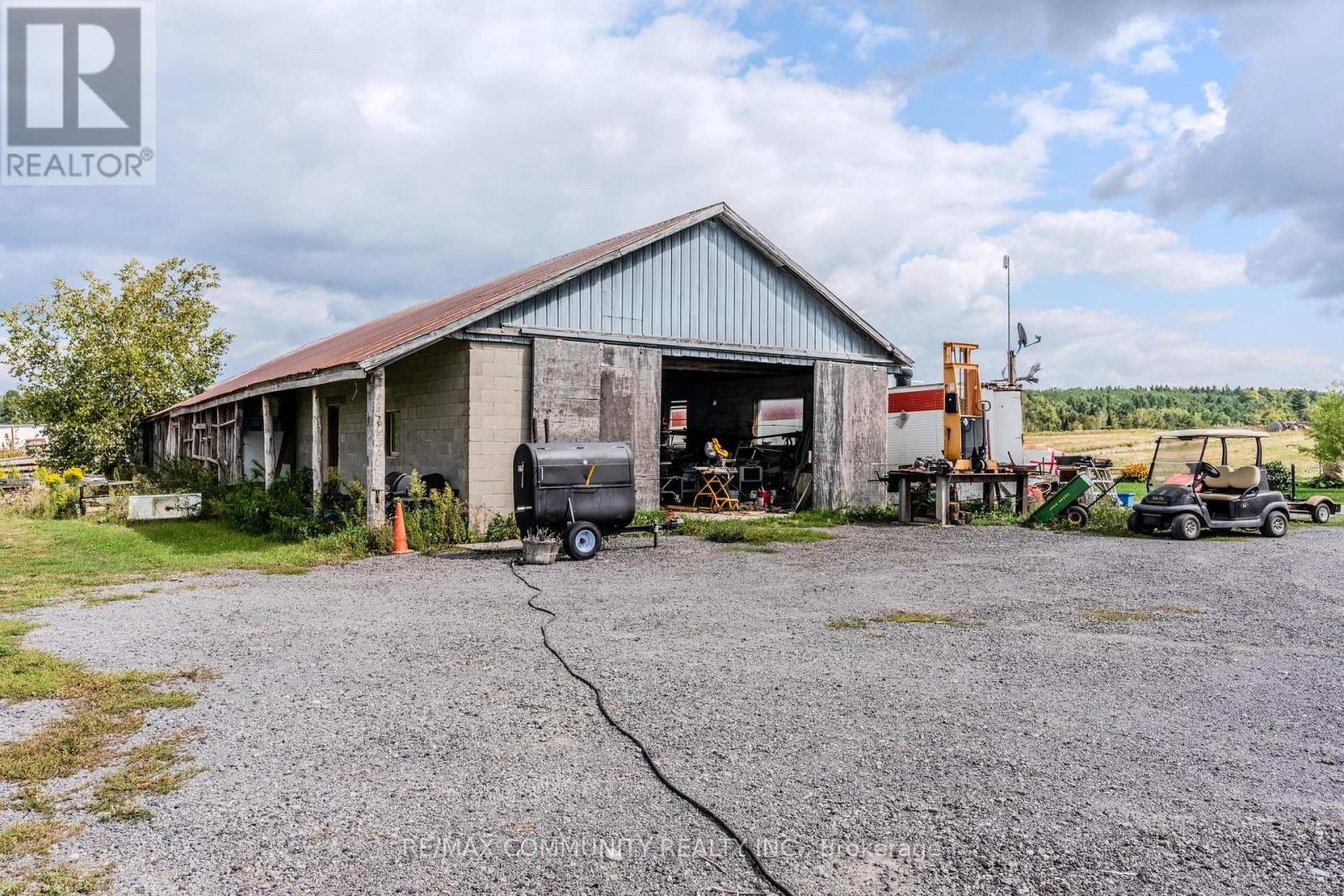 754 Porter Road, Kawartha Lakes (Manvers), Ontario  L0A 1K0 - Photo 4 - X12405917
