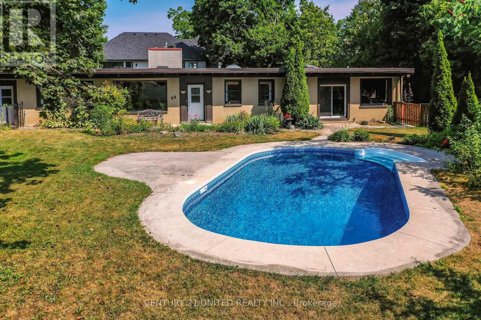 44 MOORECRAIG ROAD, peterborough (monaghan ward 2), Ontario