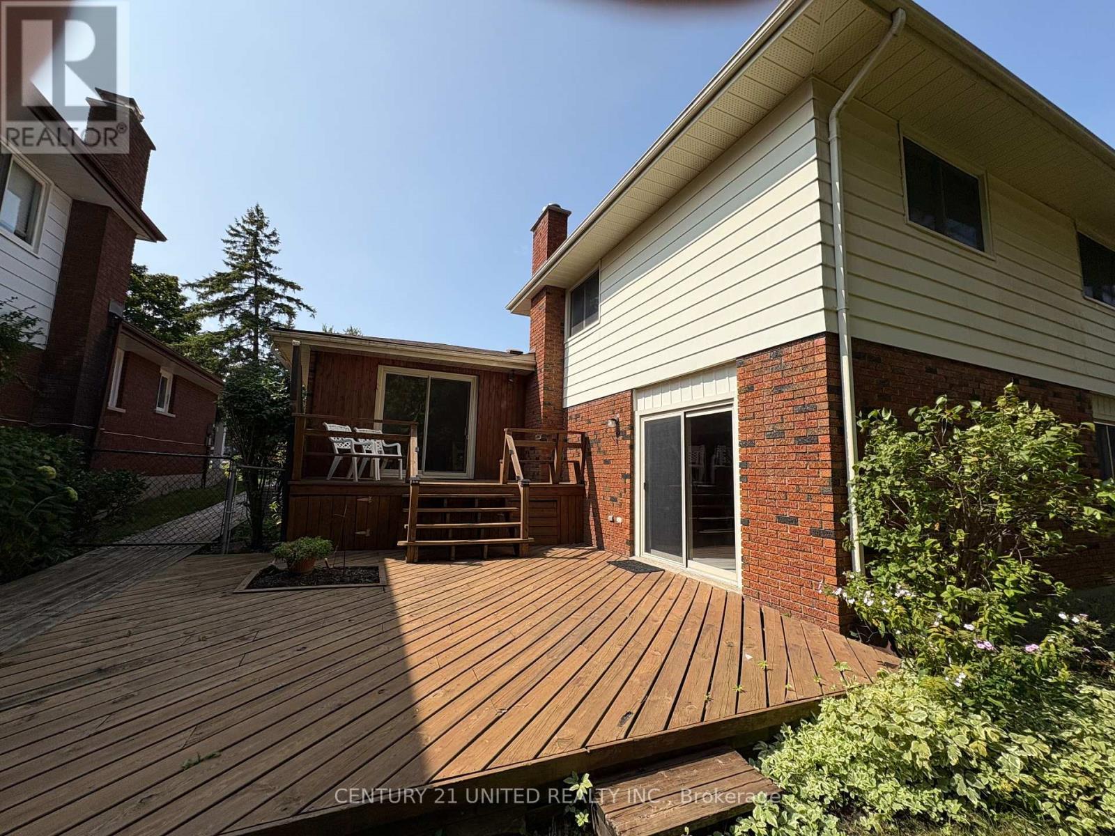 1332 Balsam Avenue, Peterborough (Monaghan Ward 2), Ontario  K9J 7E2 - Photo 3 - X12406969