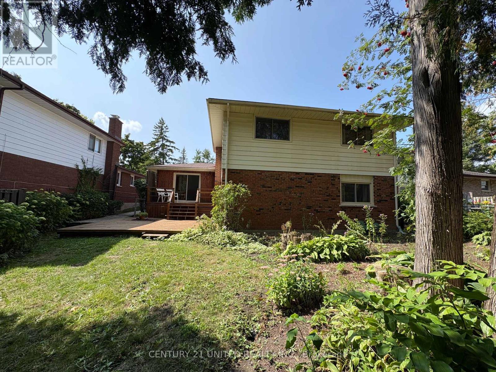 1332 Balsam Avenue, Peterborough (Monaghan Ward 2), Ontario  K9J 7E2 - Photo 4 - X12406969