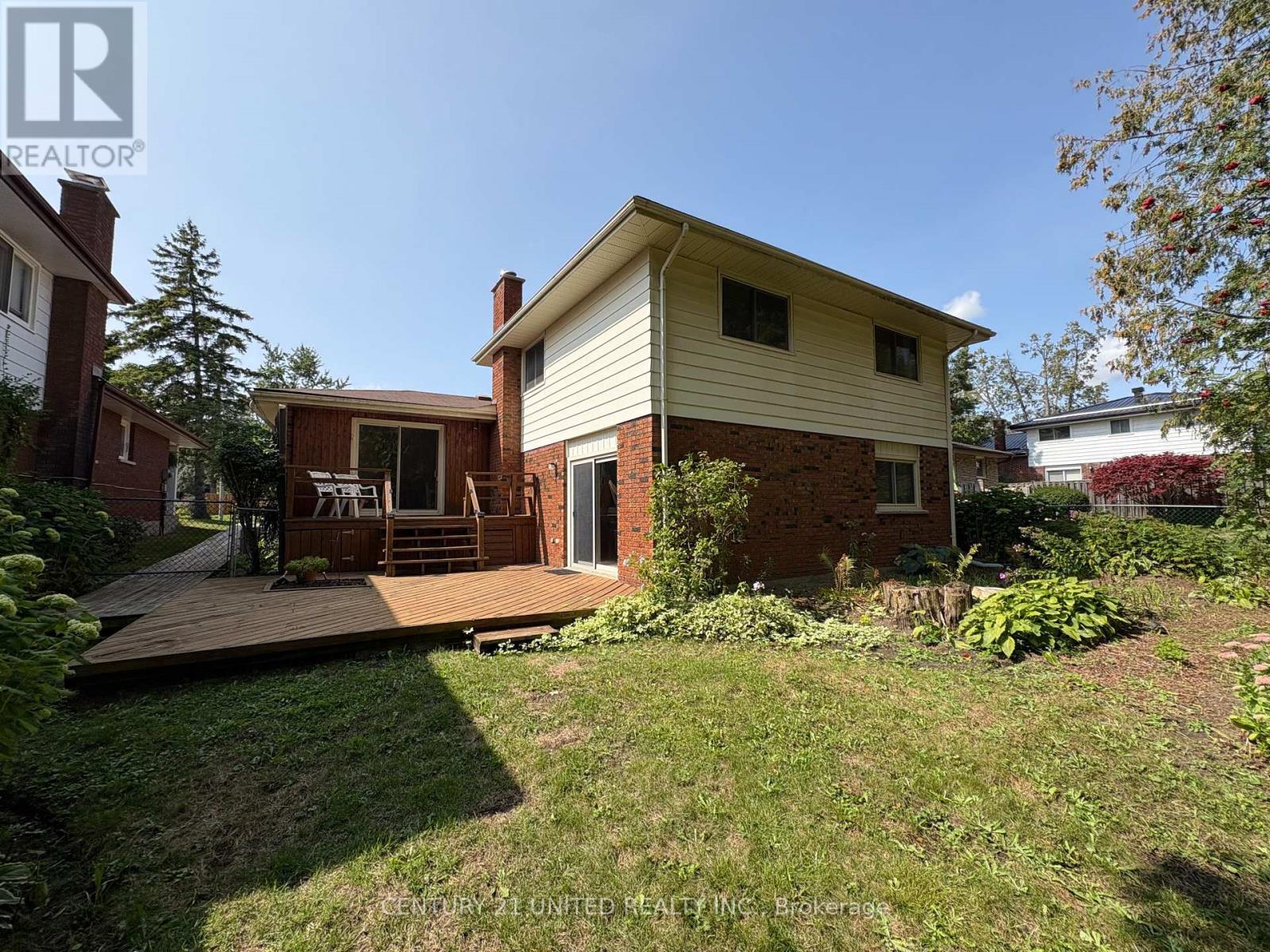 1332 Balsam Avenue, Peterborough (Monaghan Ward 2), Ontario  K9J 7E2 - Photo 5 - X12406969